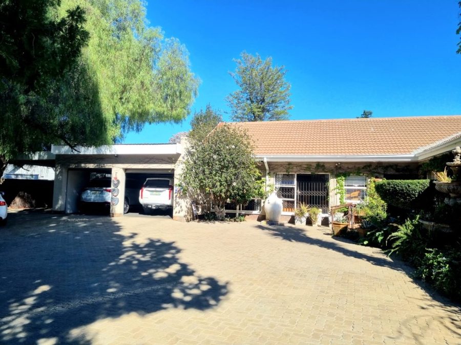 5 Bedroom Property for Sale in Monument Heights Northern Cape